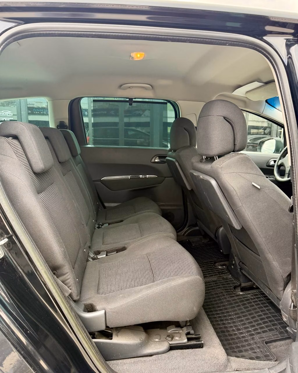 Peugeot 5008 фото 13