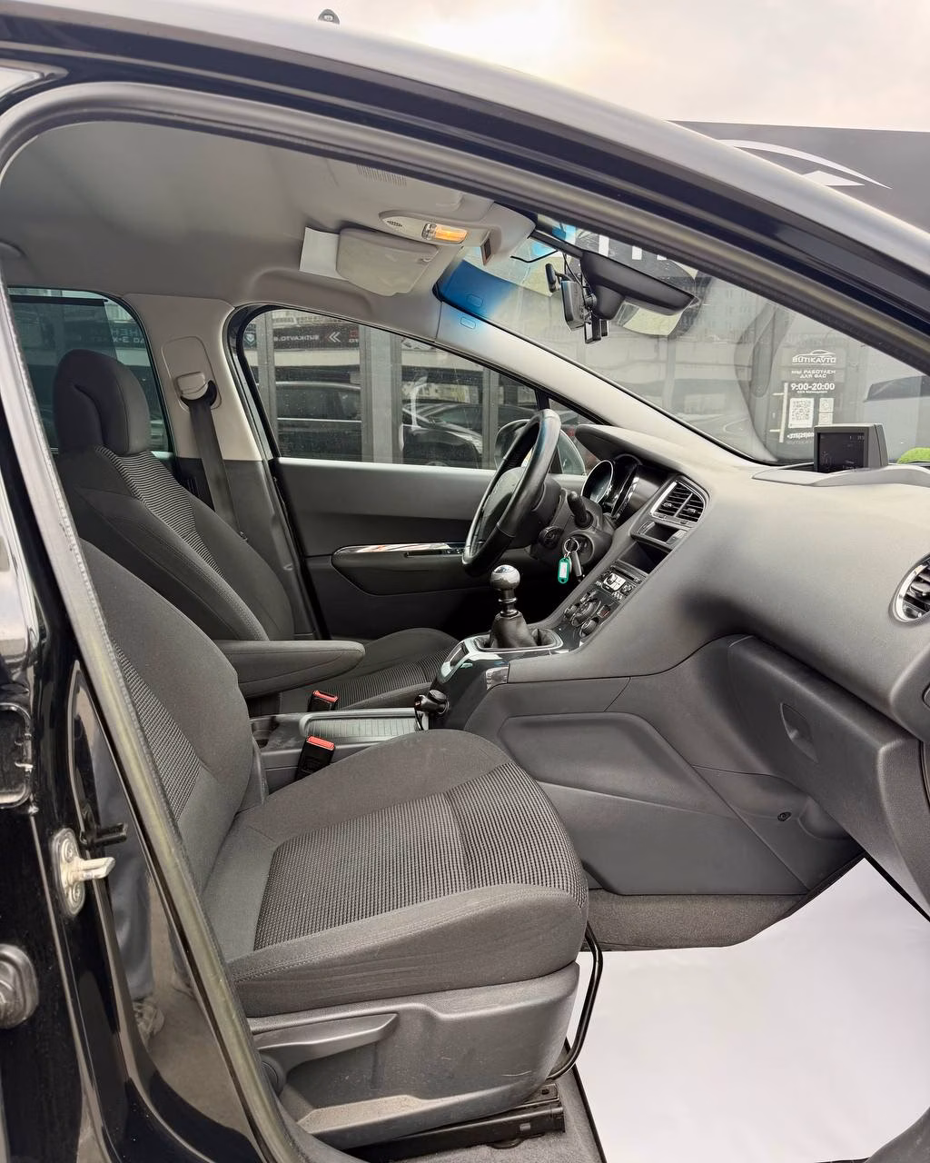 Peugeot 5008 фото 14