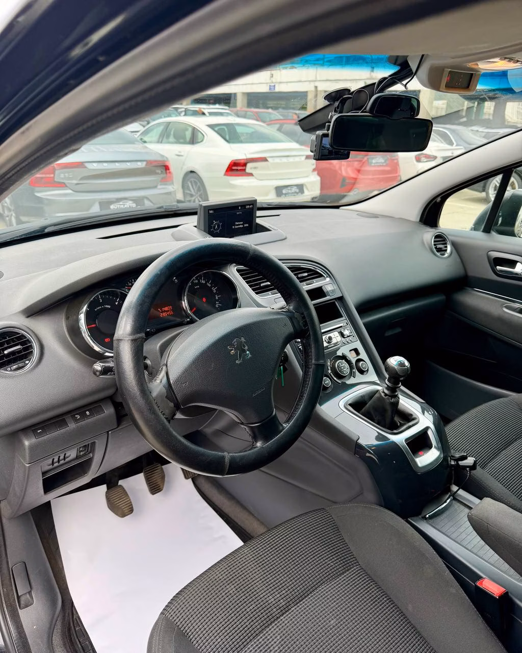 Peugeot 5008 фото 16