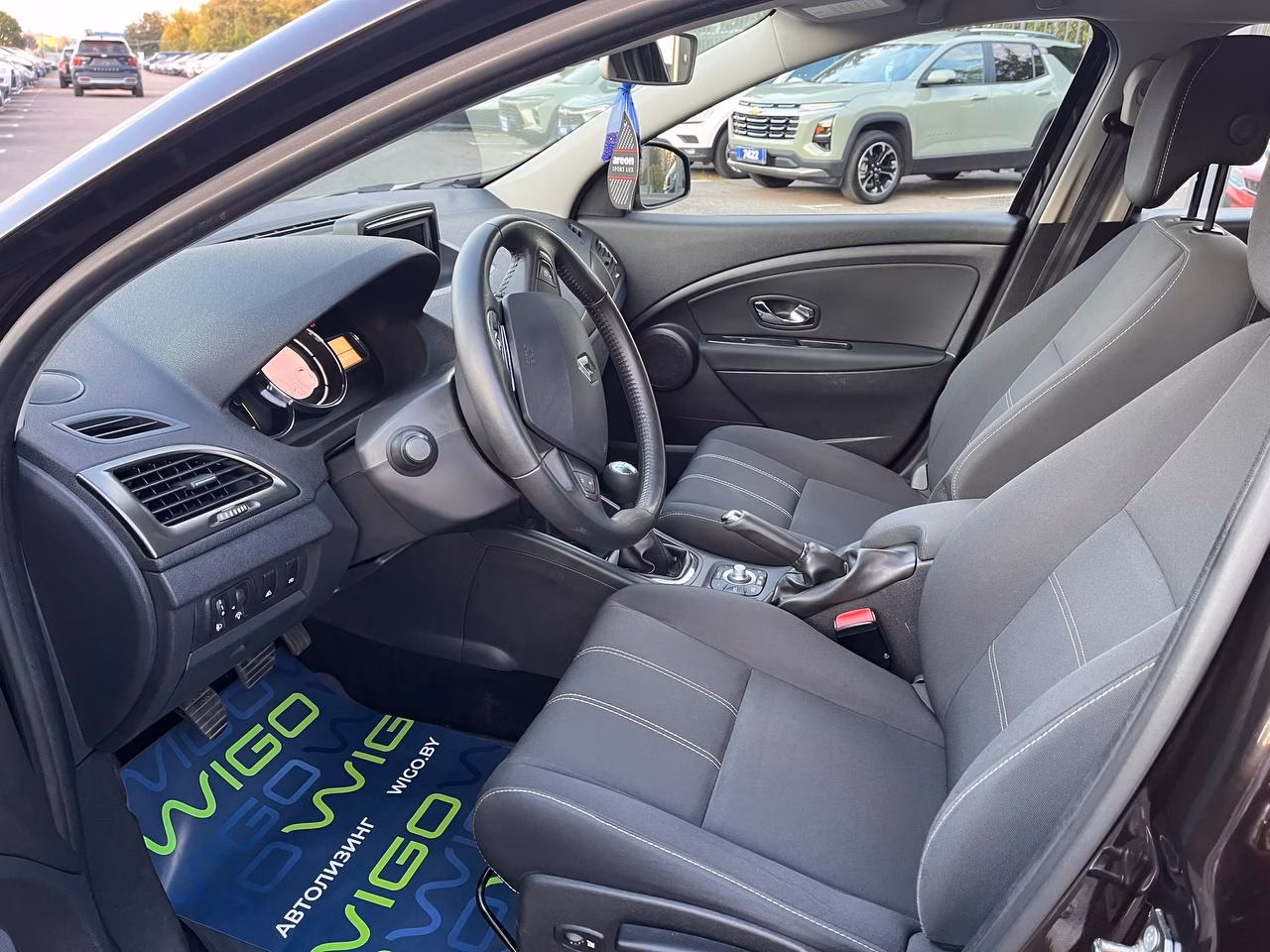 Renault Megane фото 9