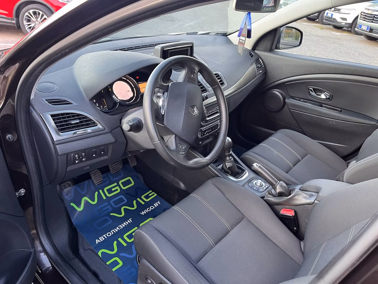 Renault Megane фото 10