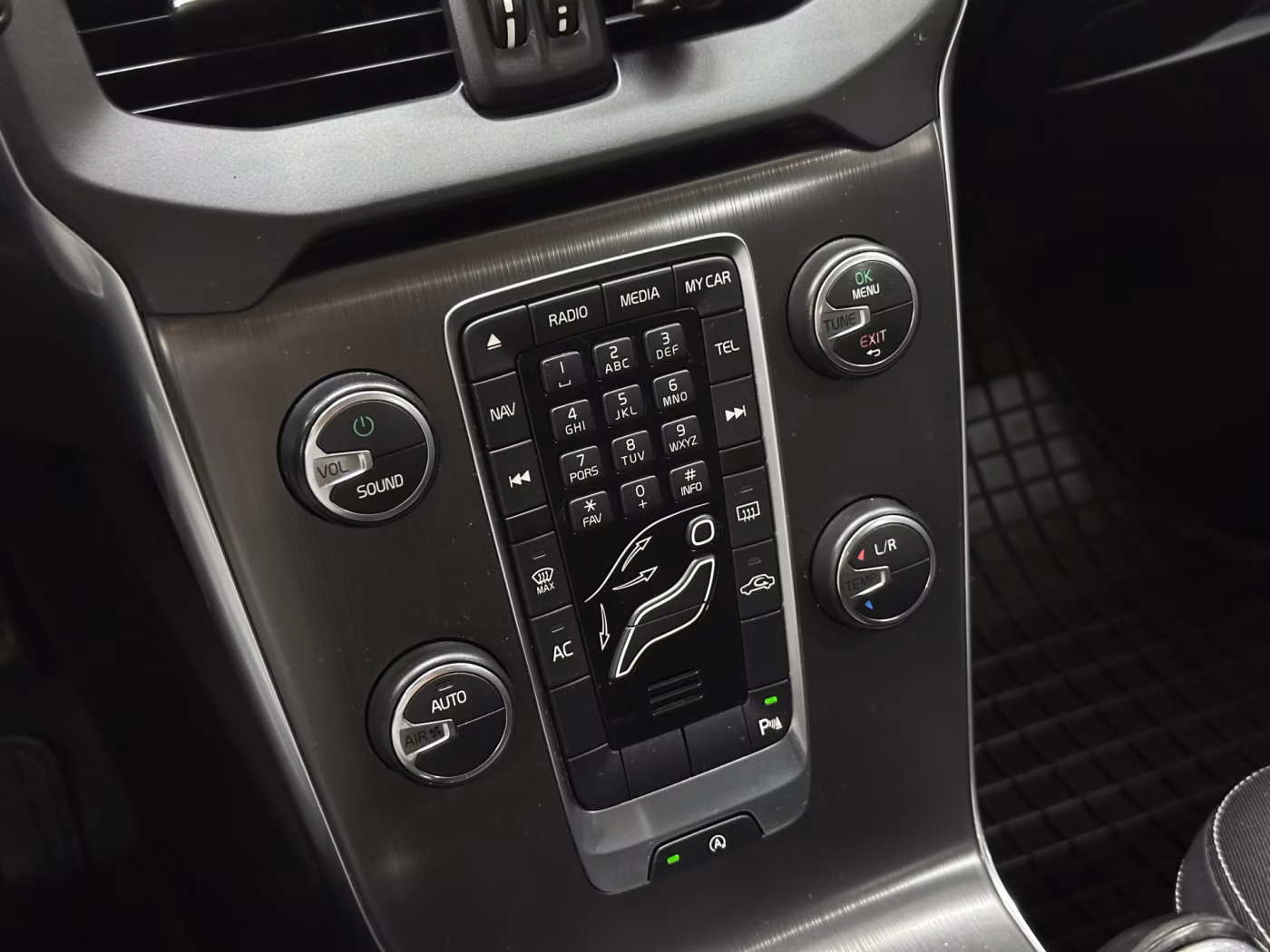 Volvo V40 фото 25