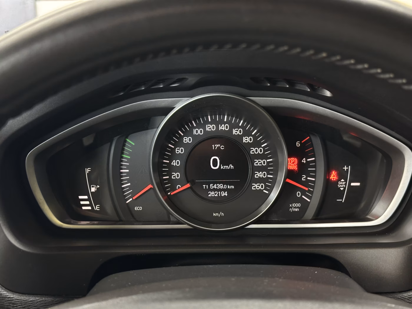 Volvo V40 фото 12