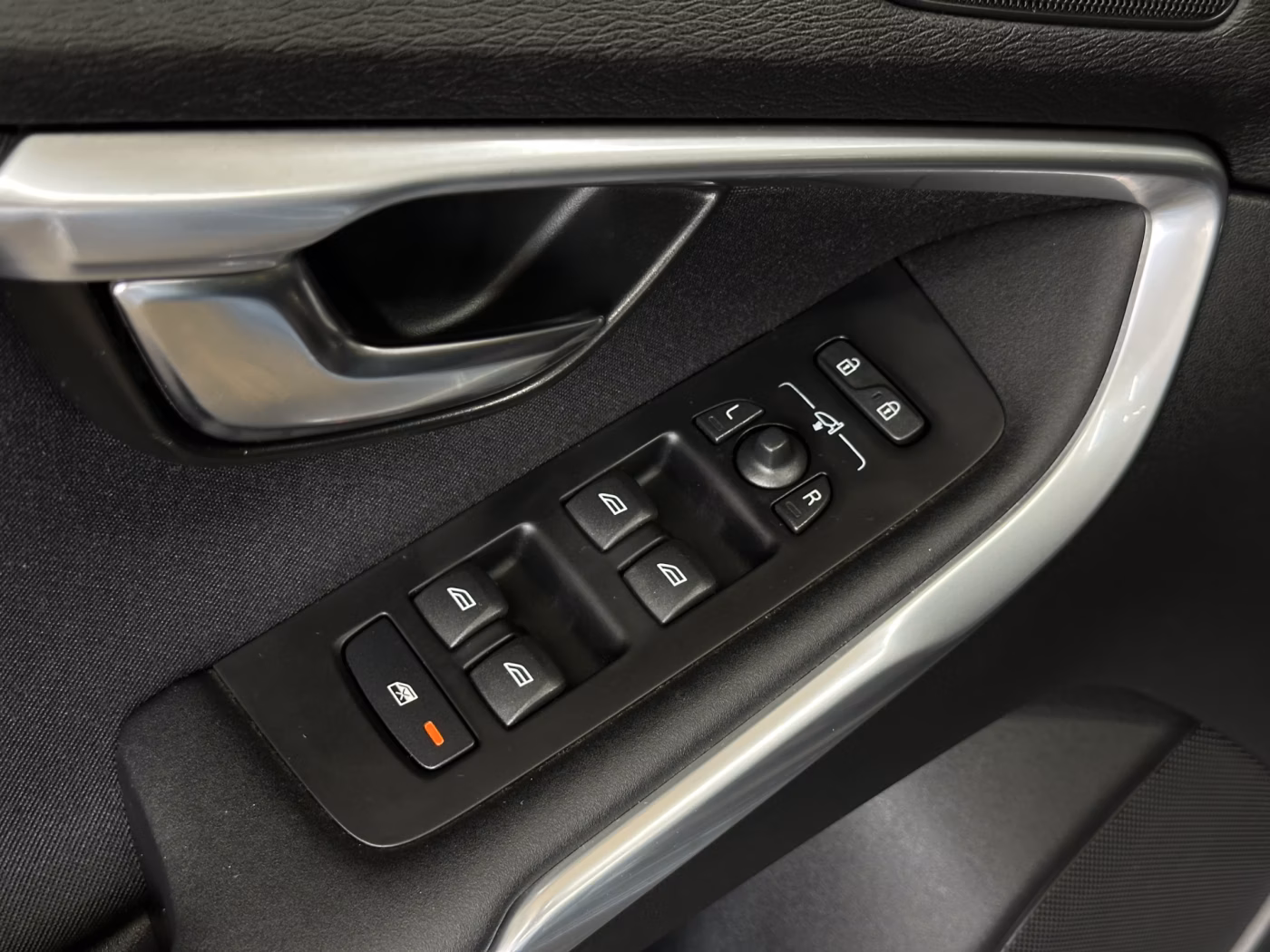 Volvo V40 фото 17