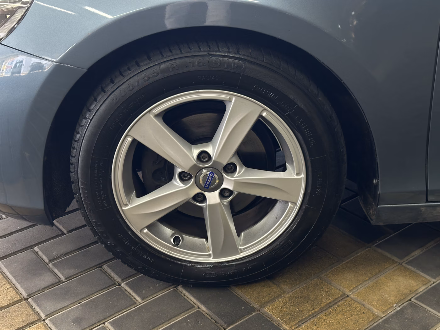 Volvo V40 фото 28
