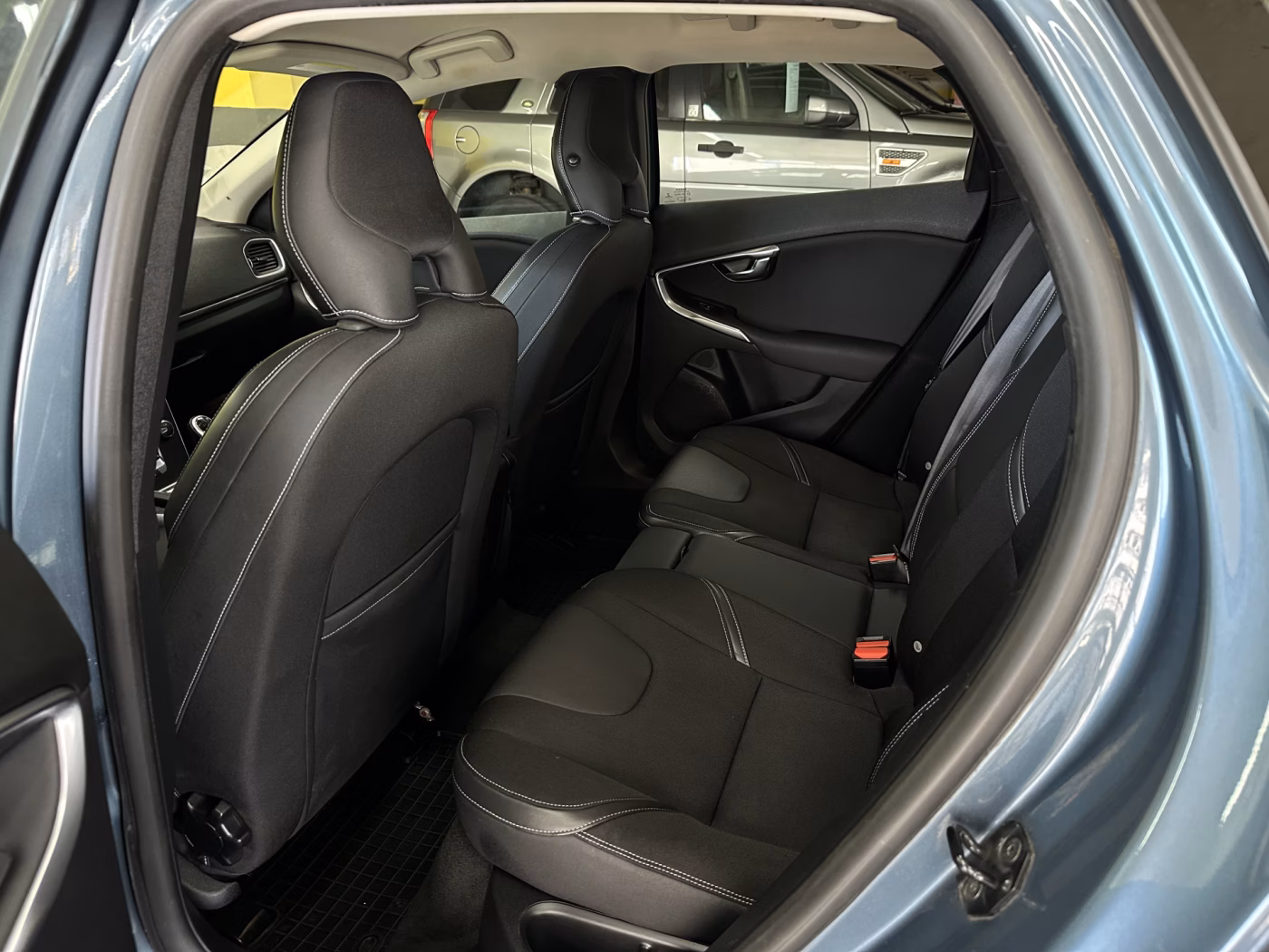 Volvo V40 фото 16