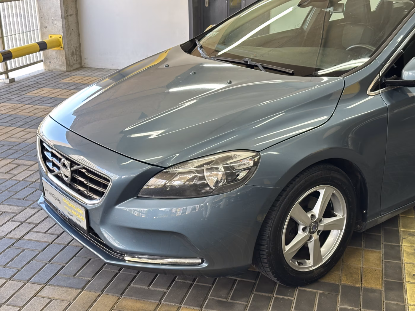 Volvo V40 фото 27