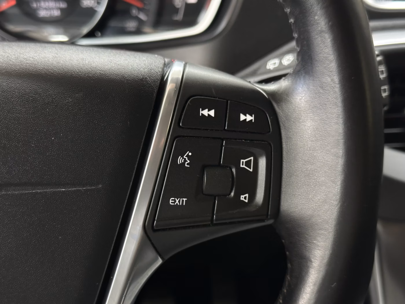 Volvo V40 фото 21