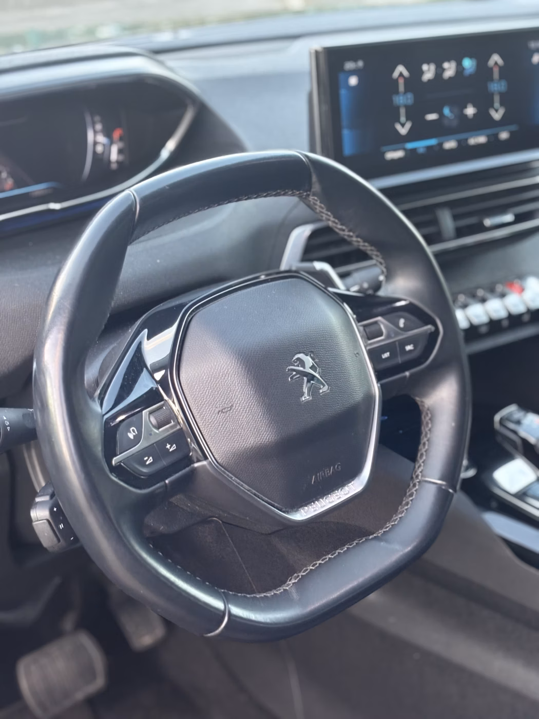 Peugeot 5008 фото 12