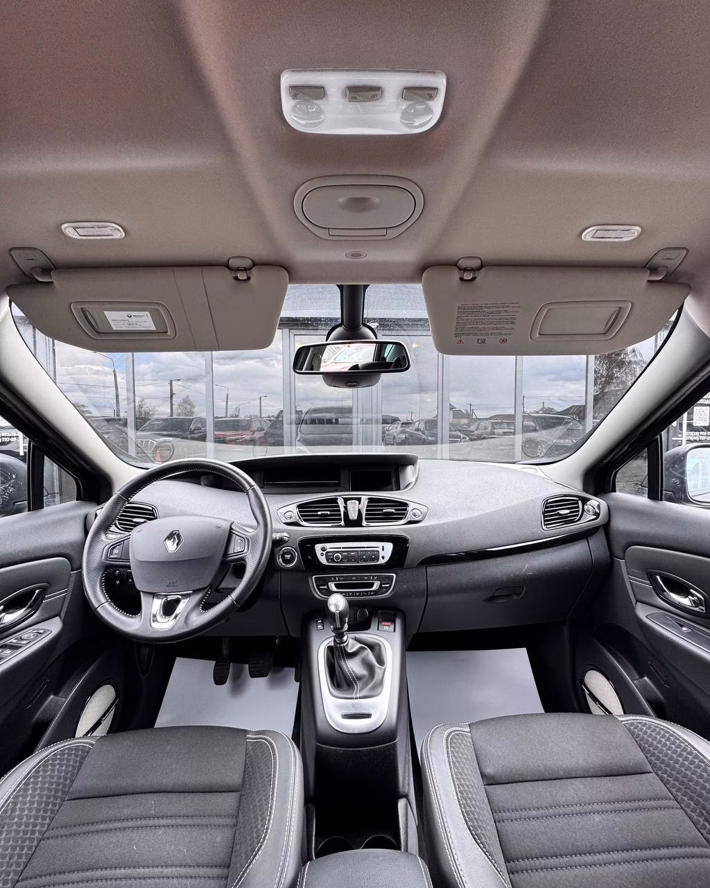 Renault Scenic фото 9