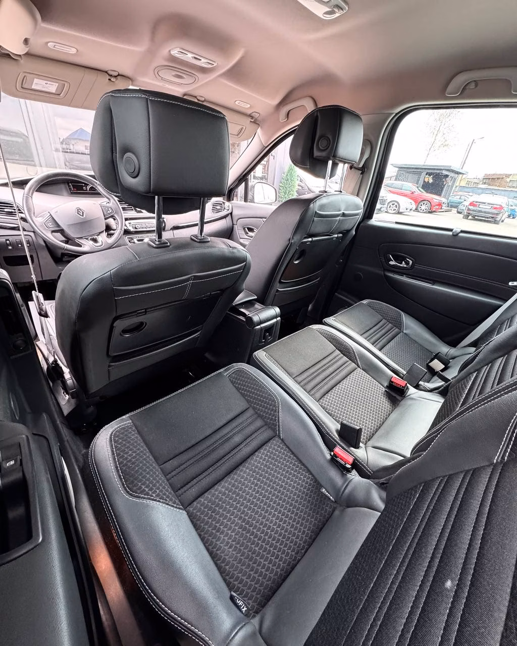 Renault Scenic фото 11