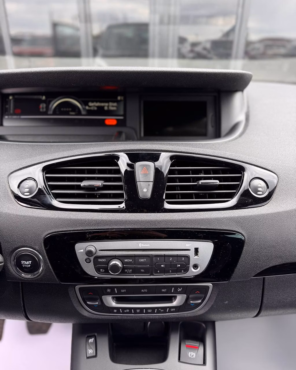Renault Scenic фото 16