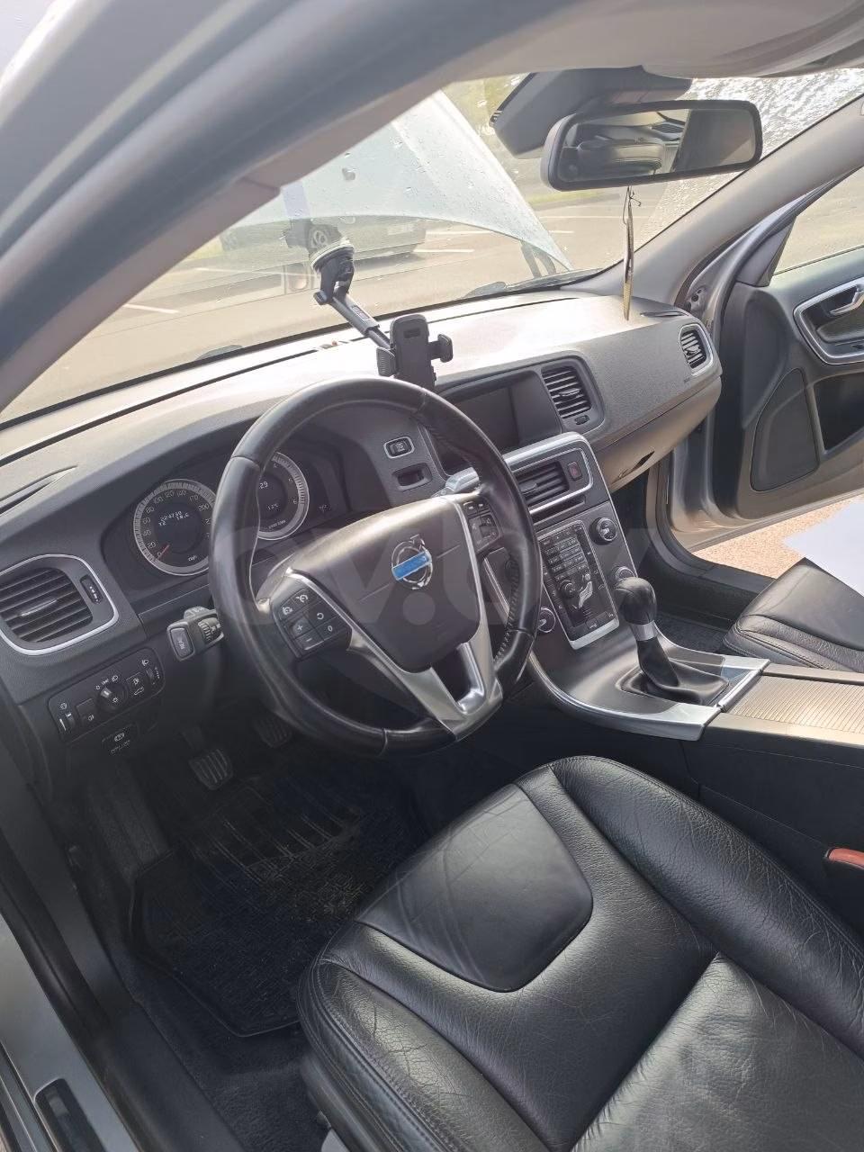 Volvo V60 фото 11
