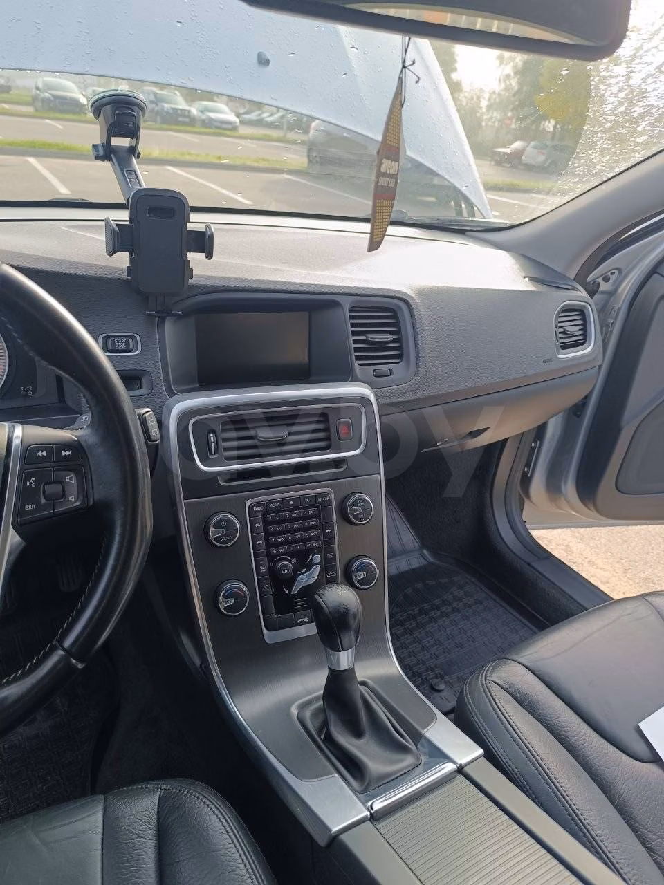 Volvo V60 фото 8