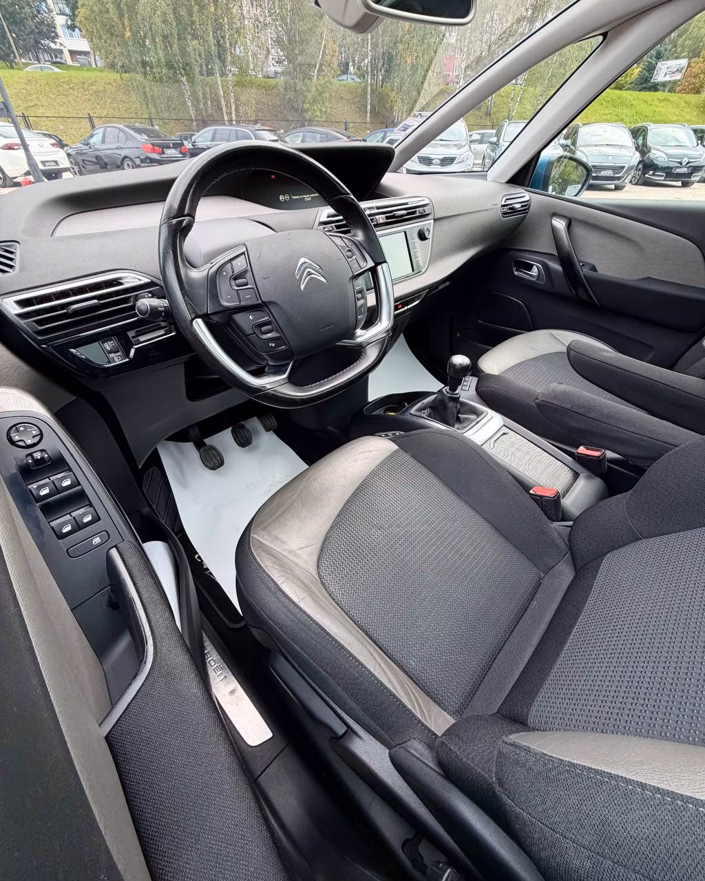 Citroen C4 Picasso фото 11