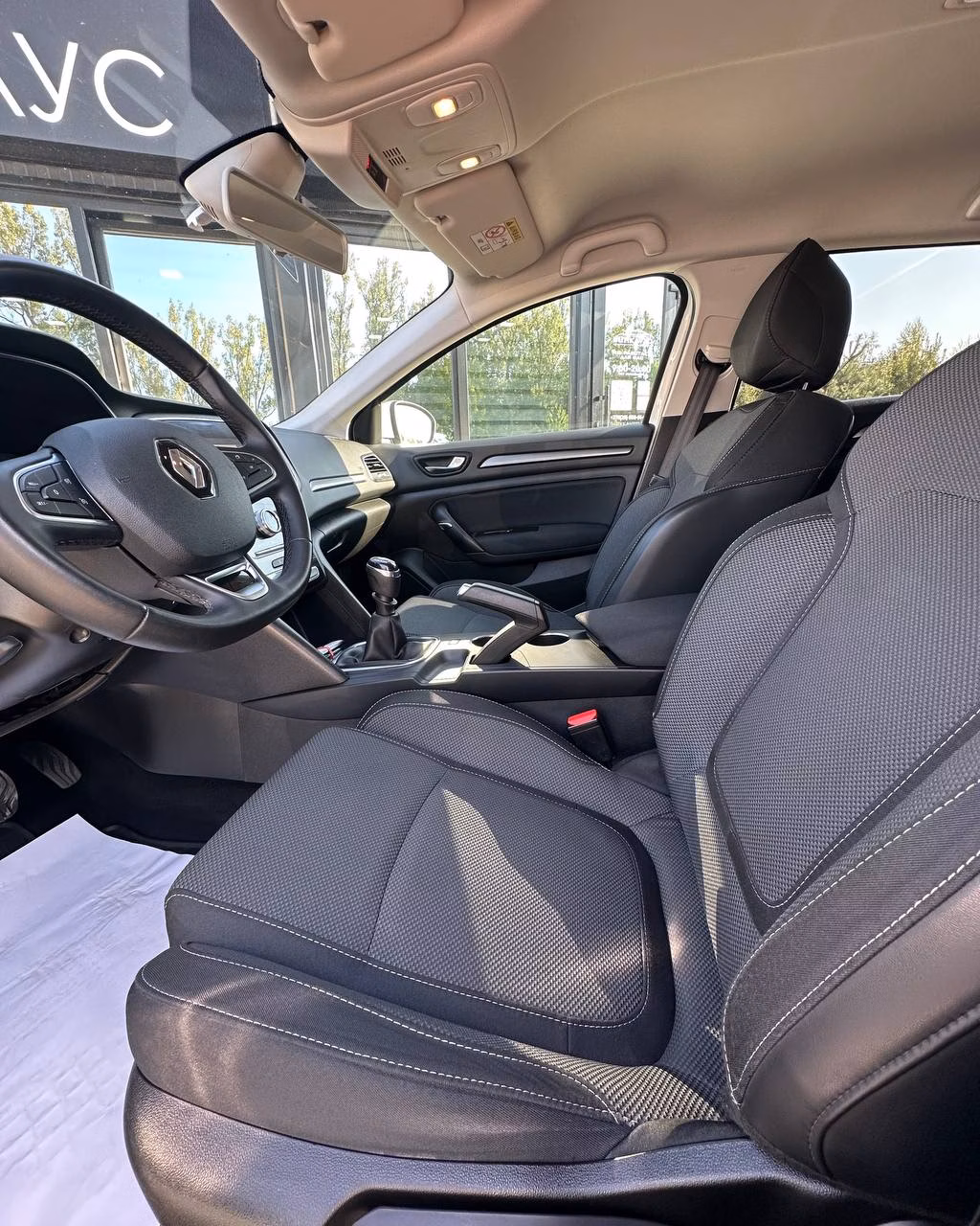 Renault Megane фото 9