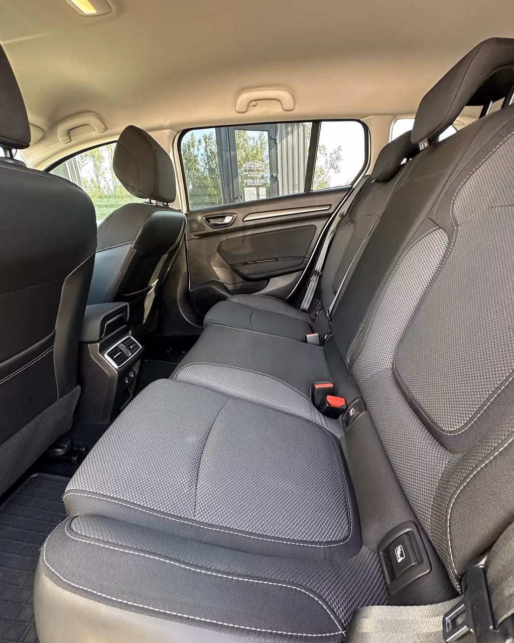 Renault Megane фото 10