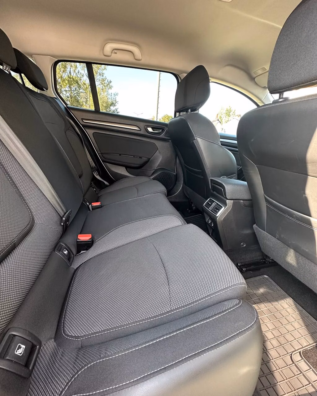 Renault Megane фото 13