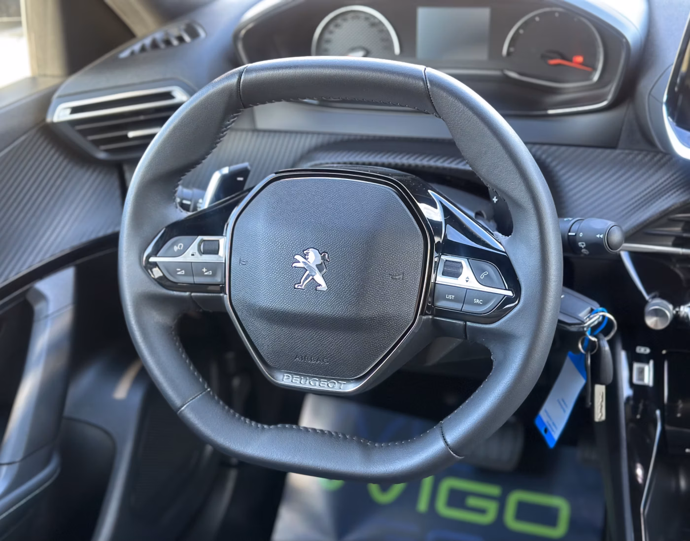 Peugeot 2008 фото 14