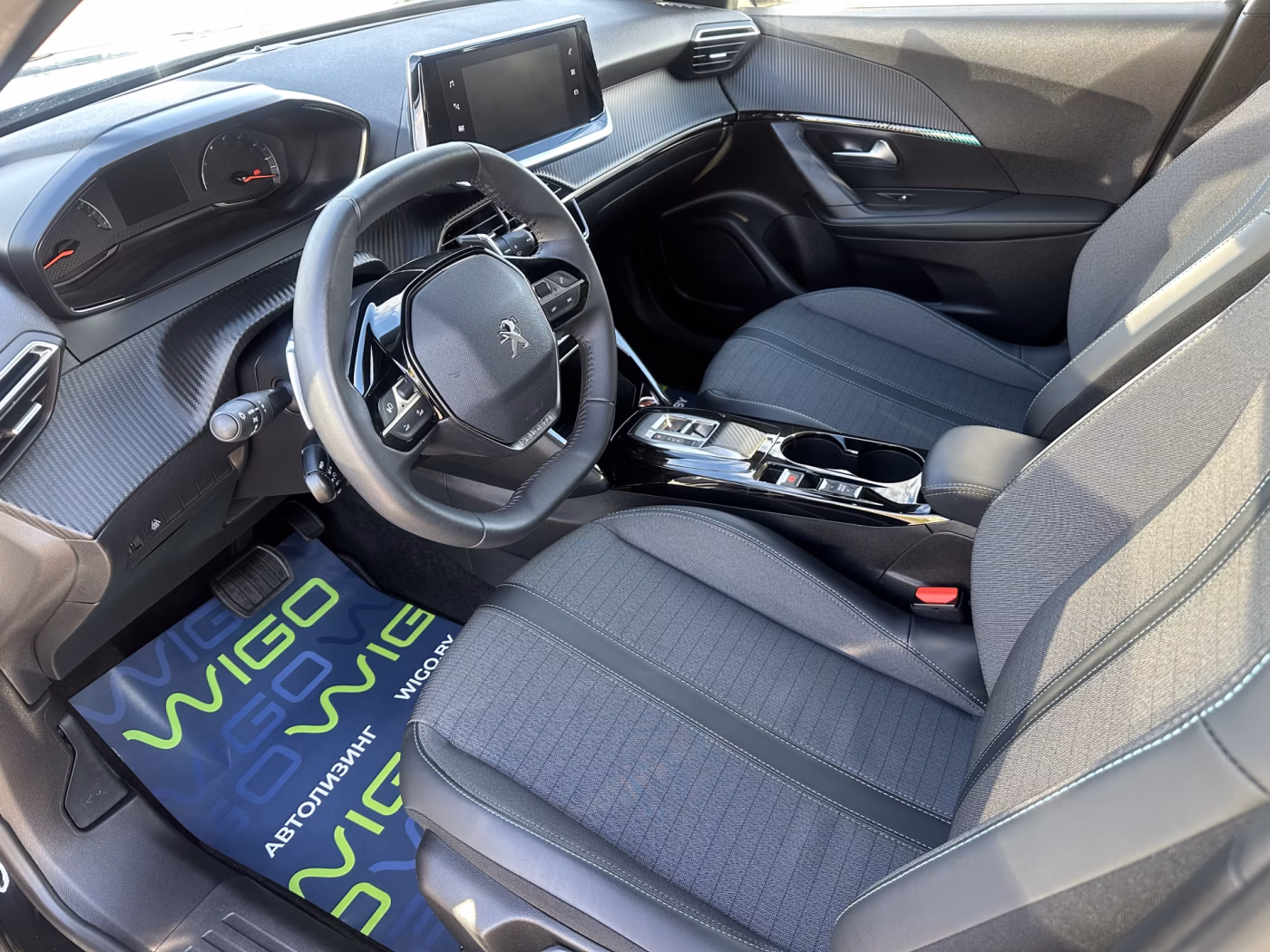 Peugeot 2008 фото 8