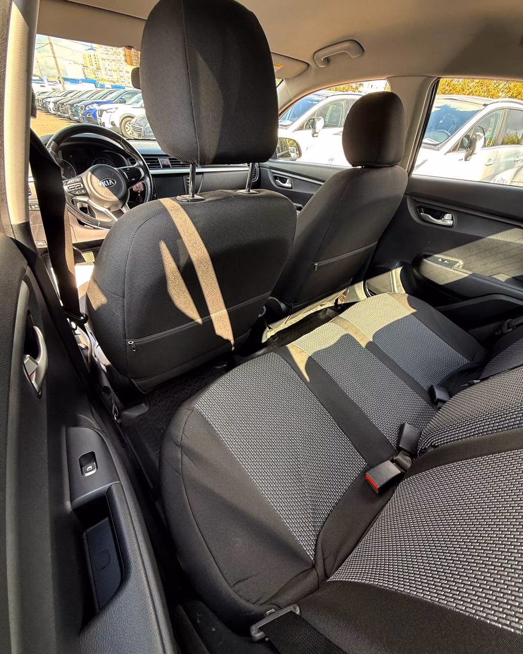 Kia Rio фото 10