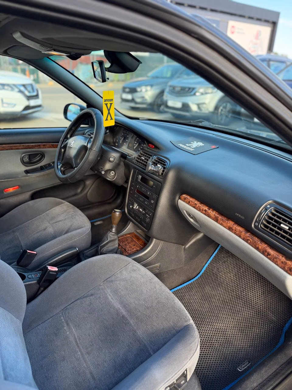 Peugeot 406 фото 10