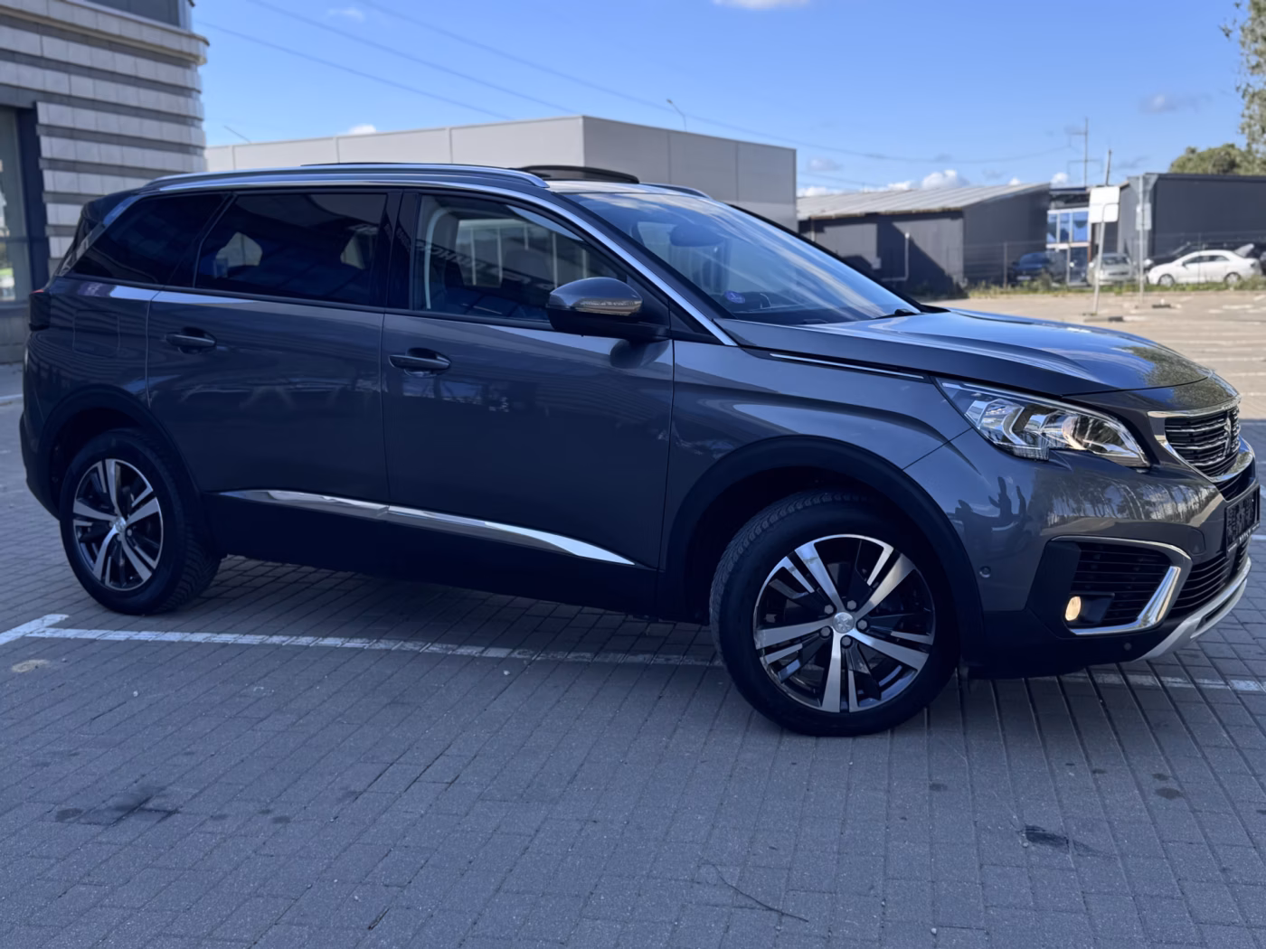 Peugeot 5008 фото 6