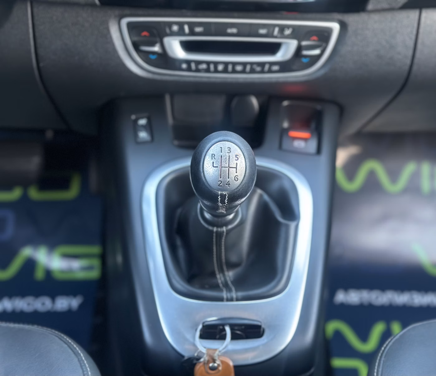 Renault Grand Scenic фото 15