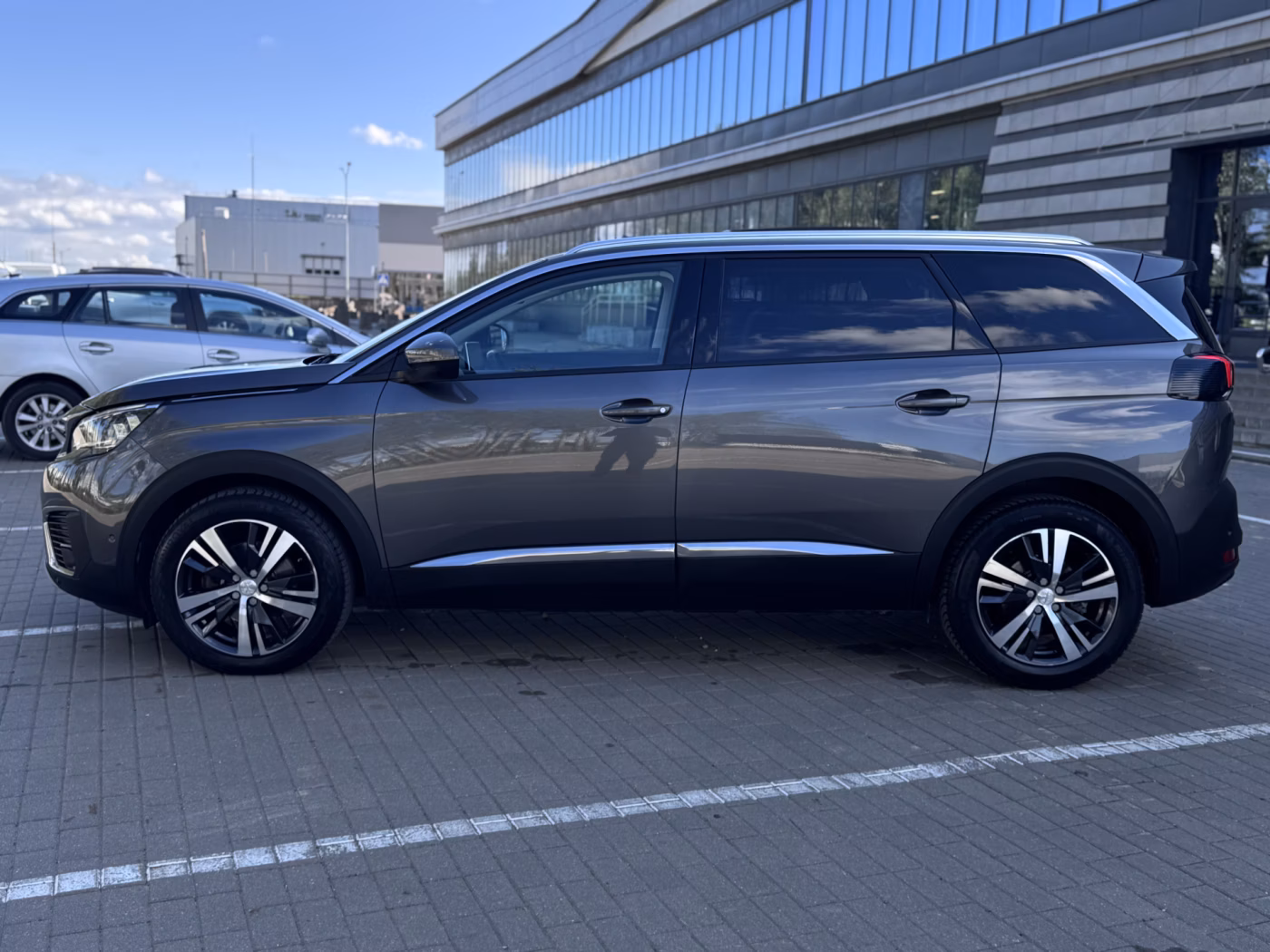 Peugeot 5008 фото 11