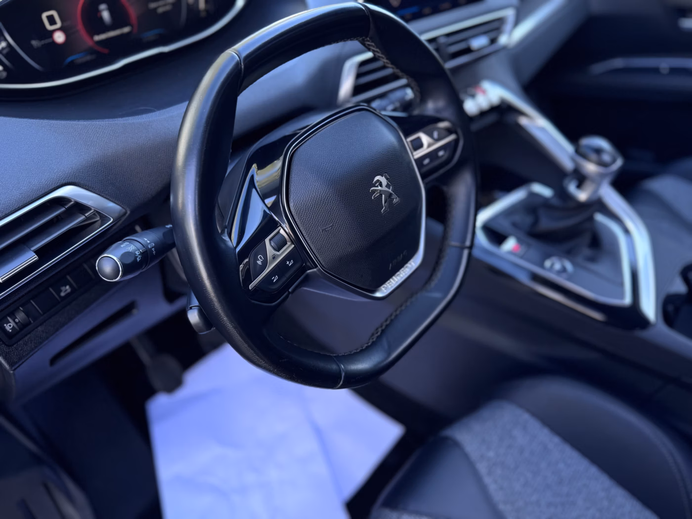 Peugeot 5008 фото 16