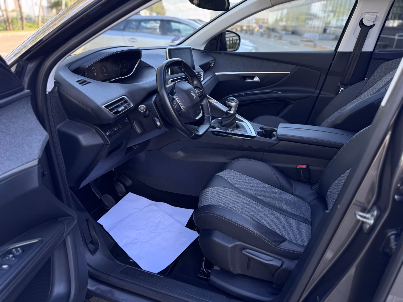 Peugeot 5008 фото 14