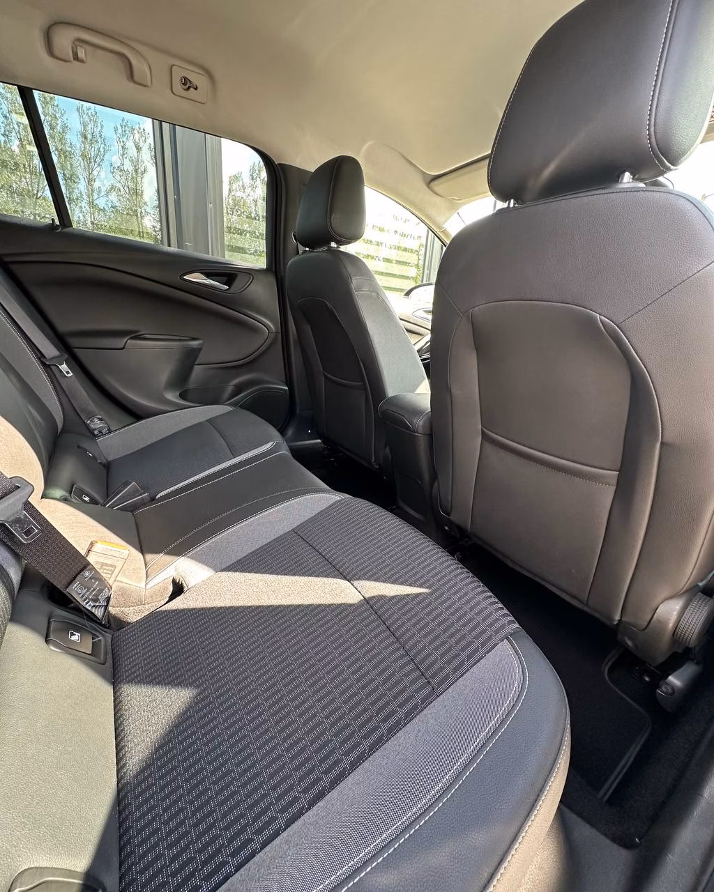 Opel Astra фото 15