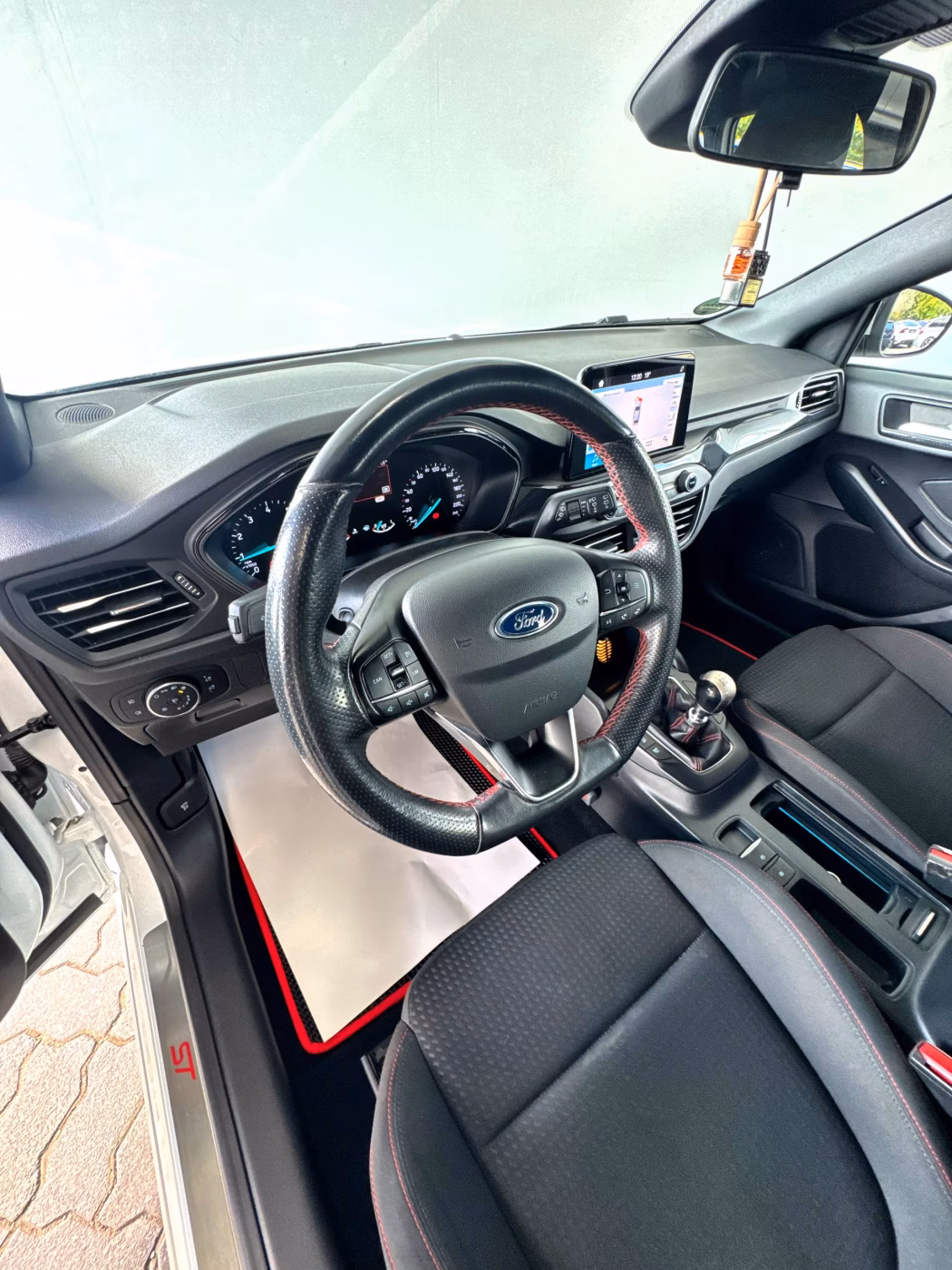 Ford Focus фото 10