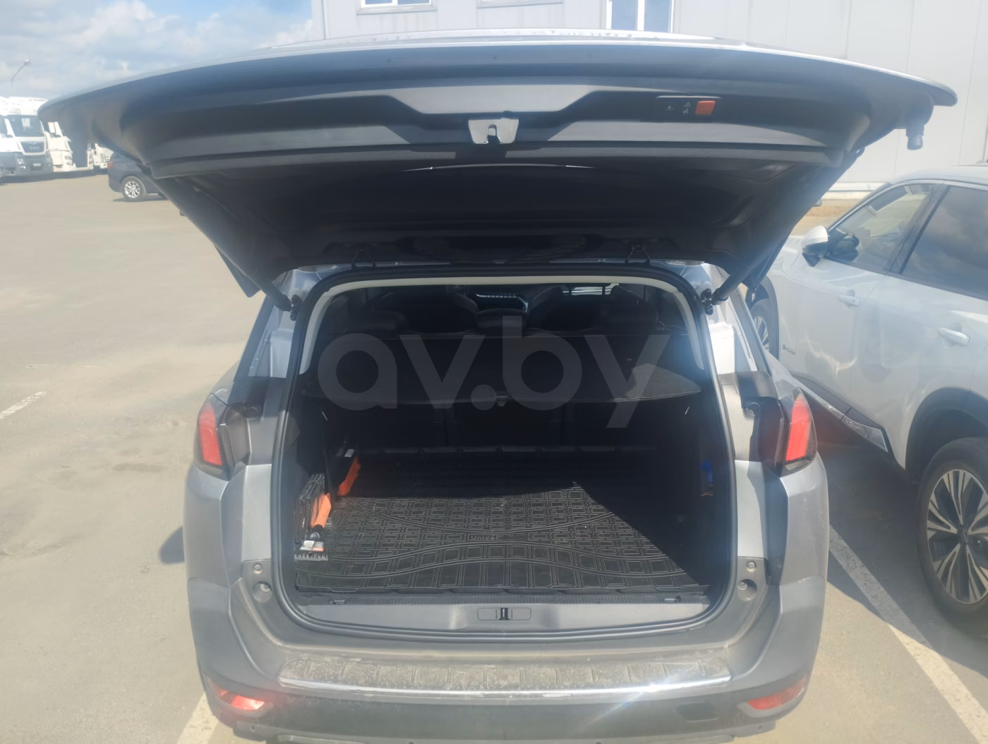 Peugeot 5008 фото 6
