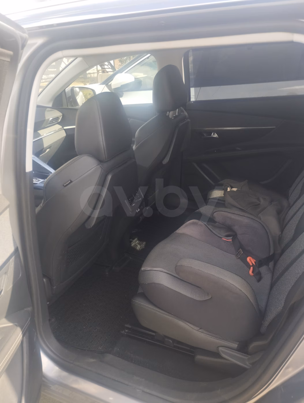 Peugeot 5008 фото 12