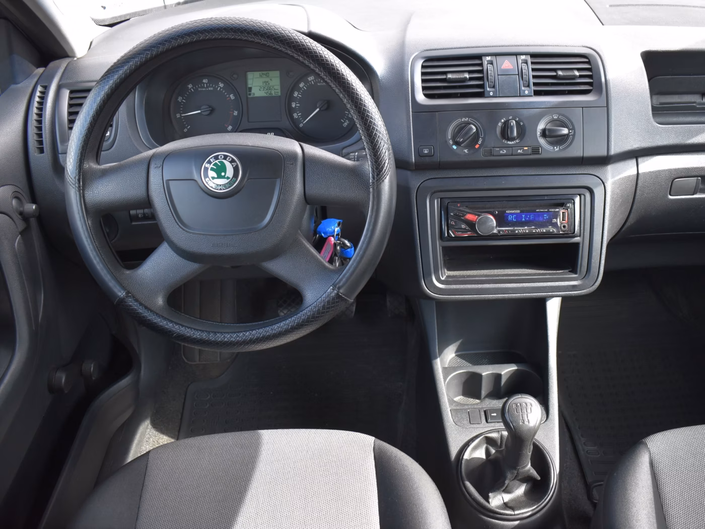 Skoda Fabia фото 9