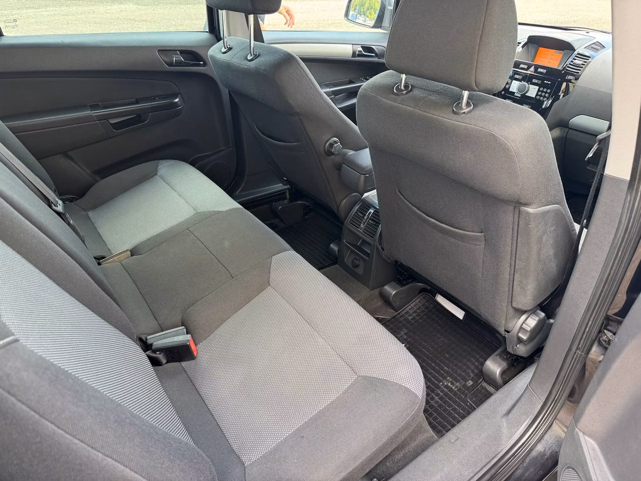 Opel Zafira фото 13