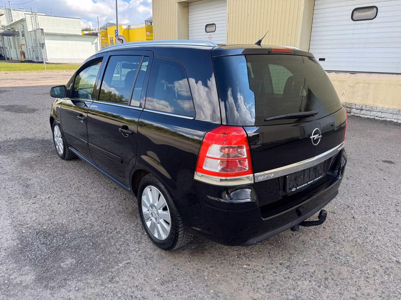 Opel Zafira фото 7