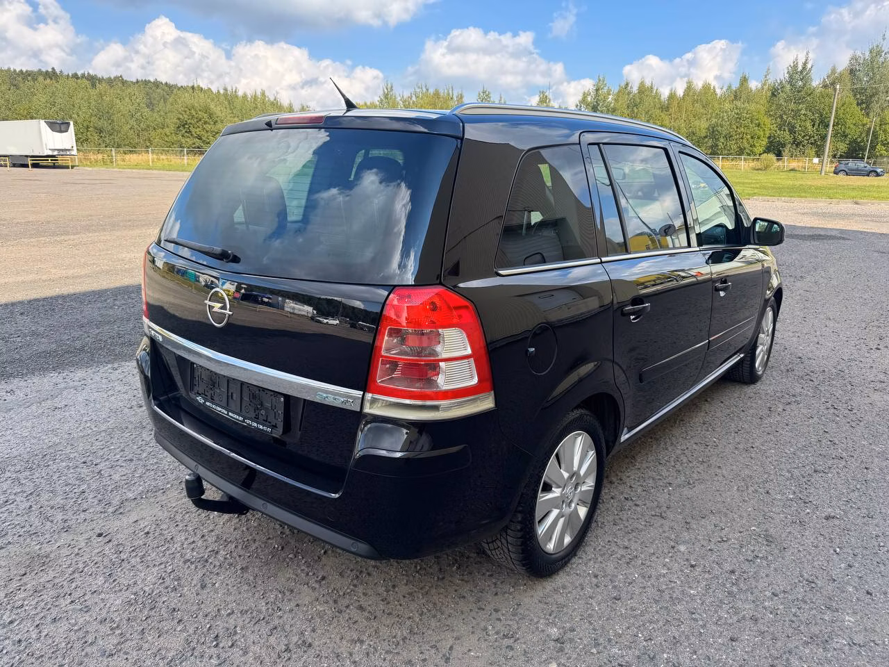 Opel Zafira фото 6