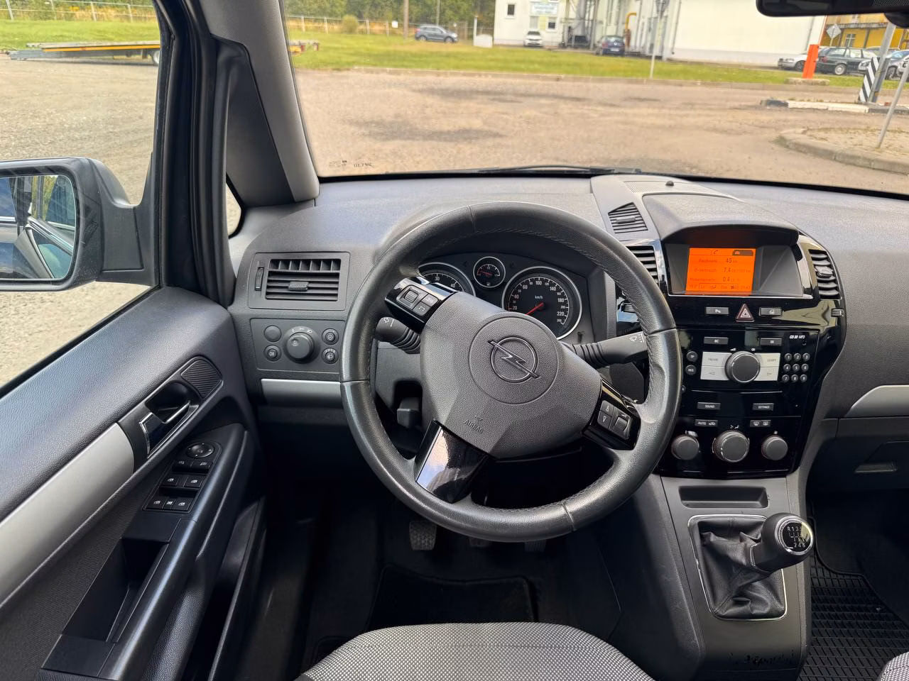 Opel Zafira фото 9