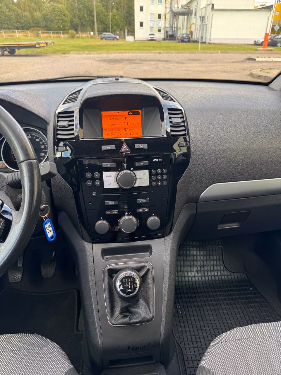 Opel Zafira фото 10