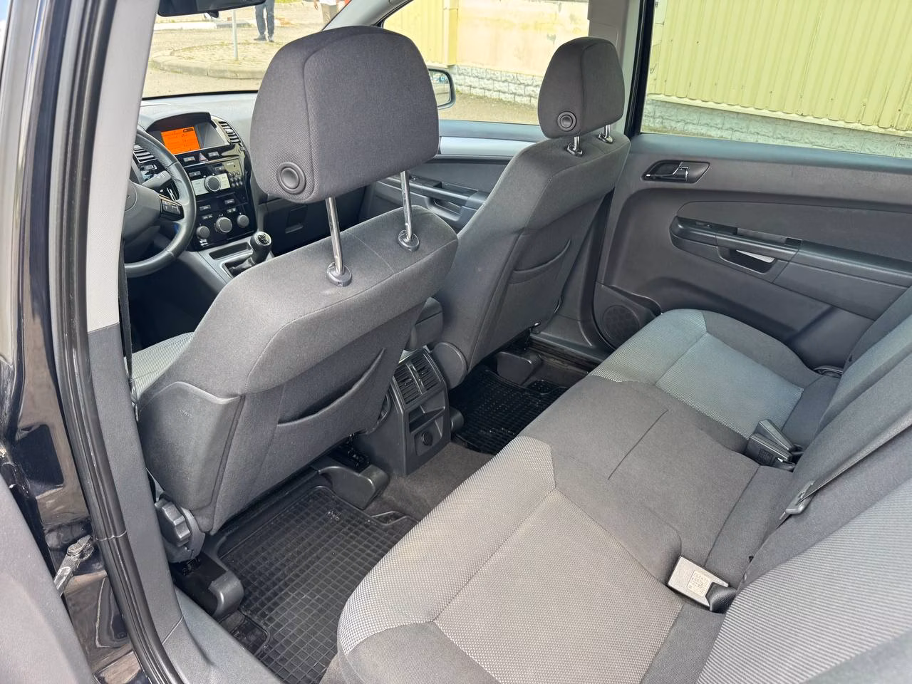 Opel Zafira фото 11