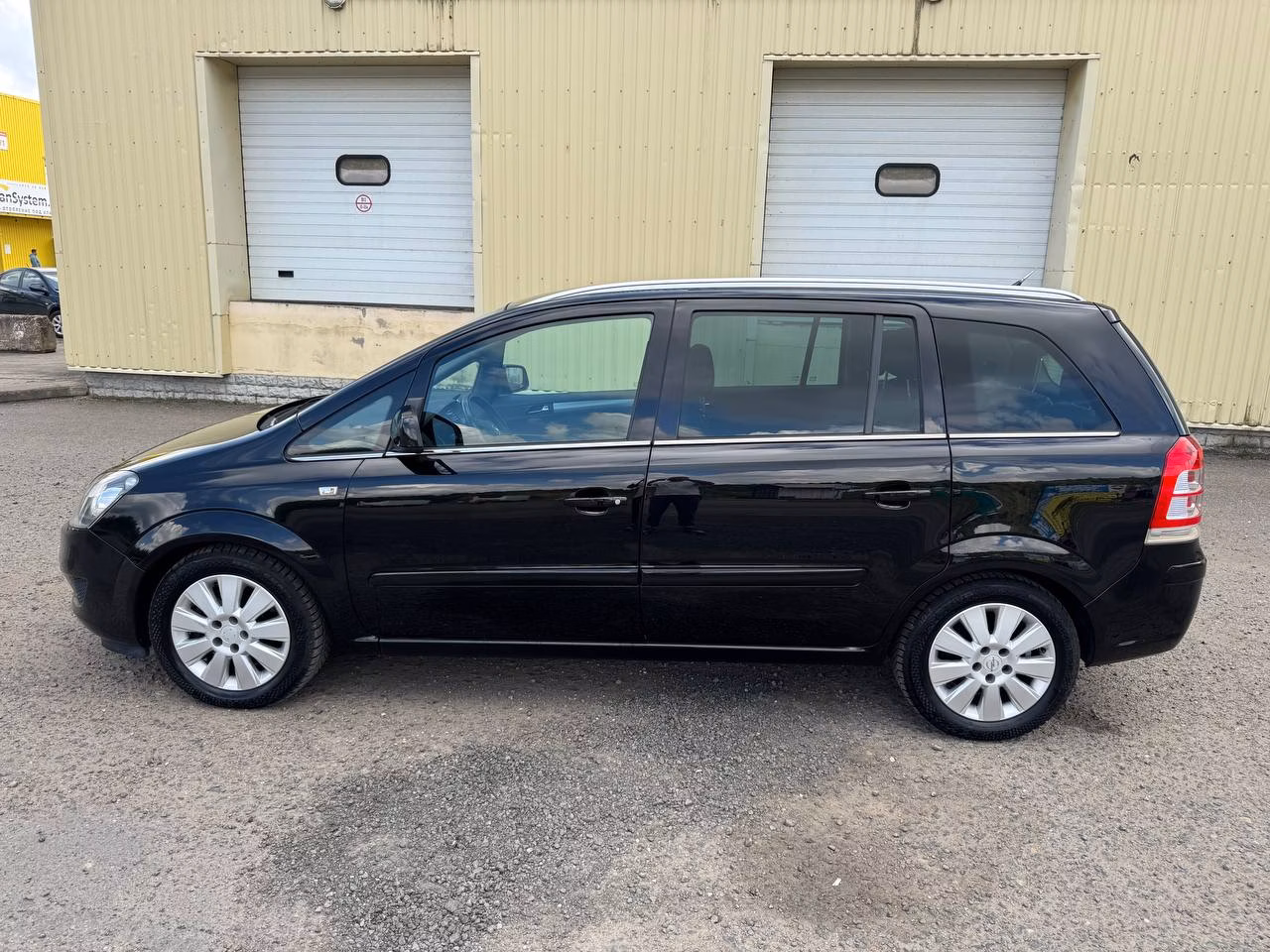 Opel Zafira фото 5