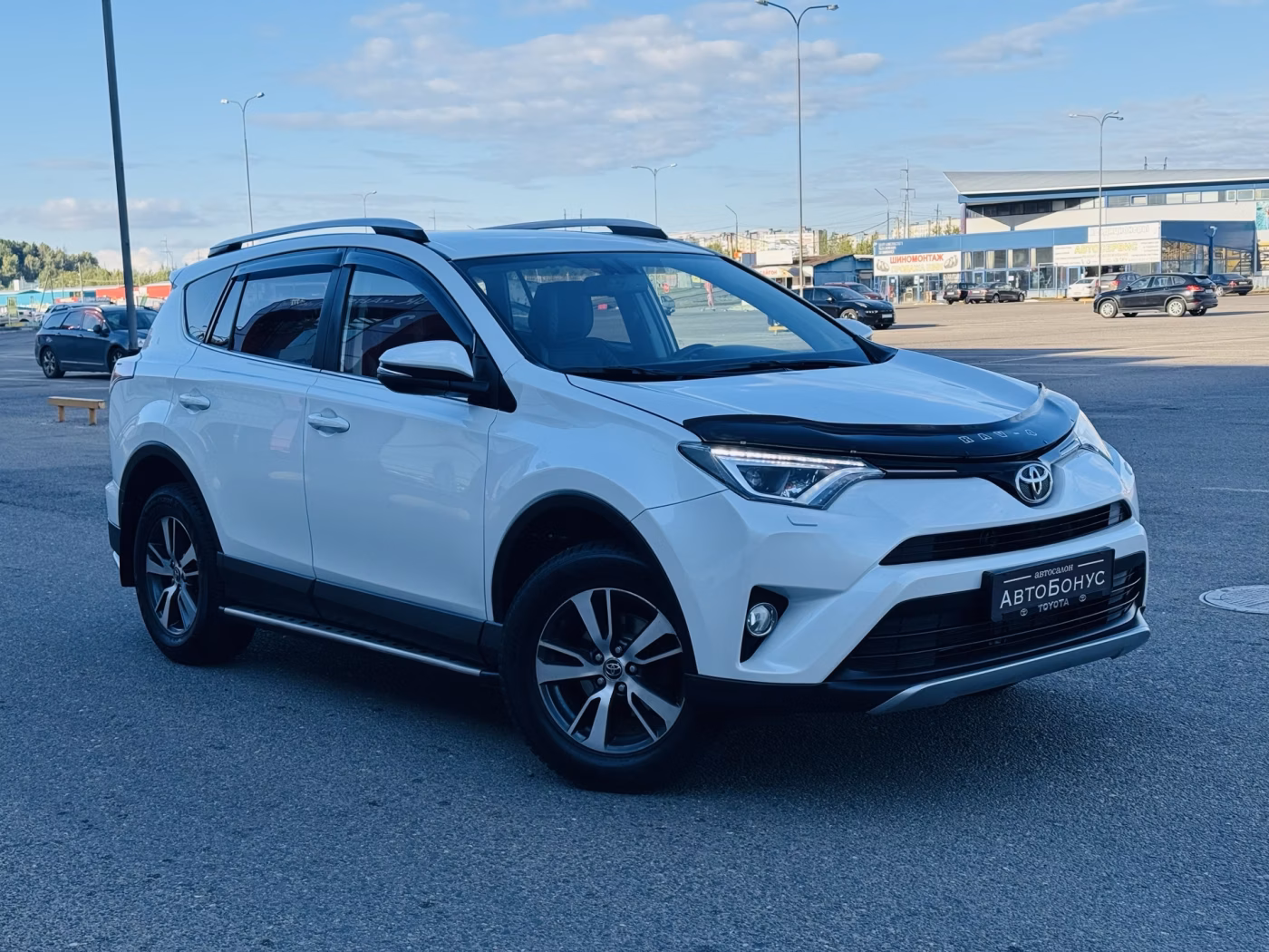 Toyota RAV4 фото 3
