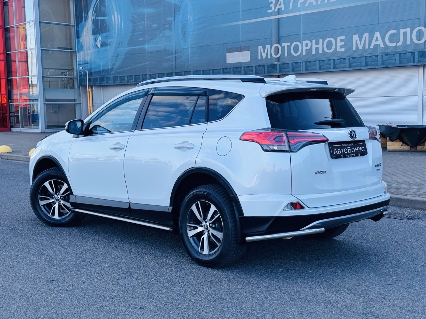 Toyota RAV4 фото 4