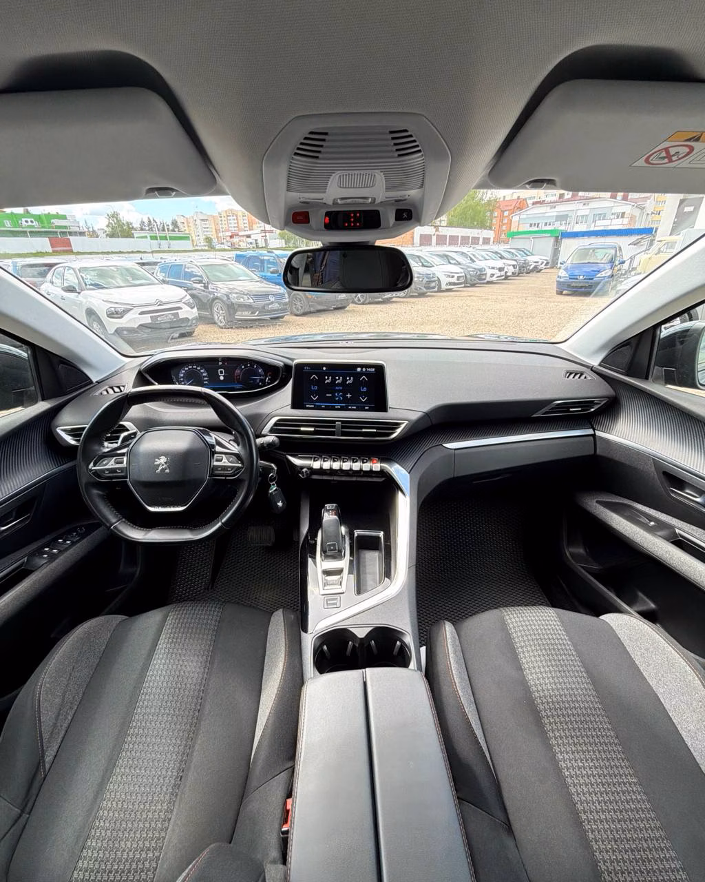 Peugeot 5008 фото 11