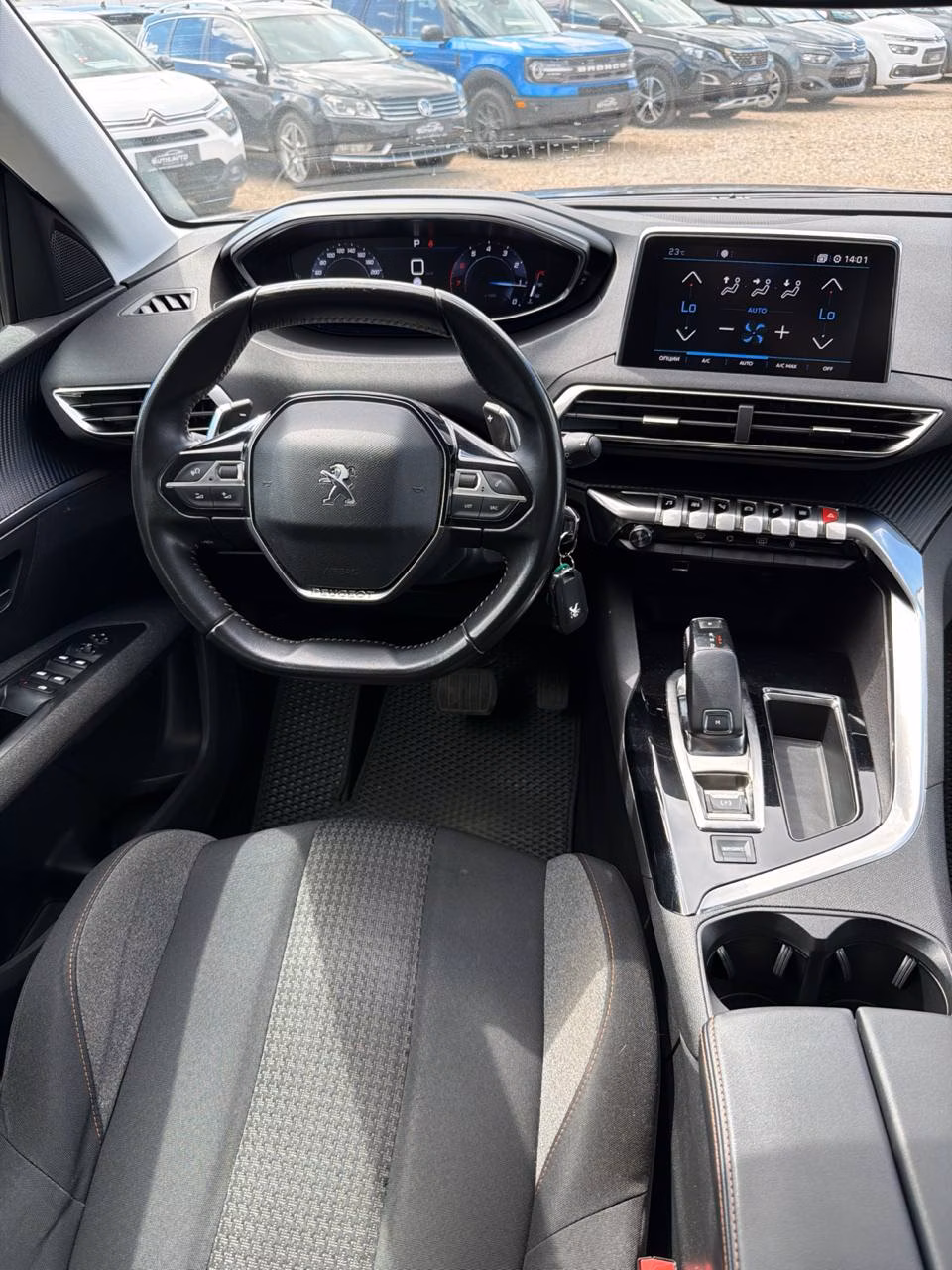Peugeot 5008 фото 12