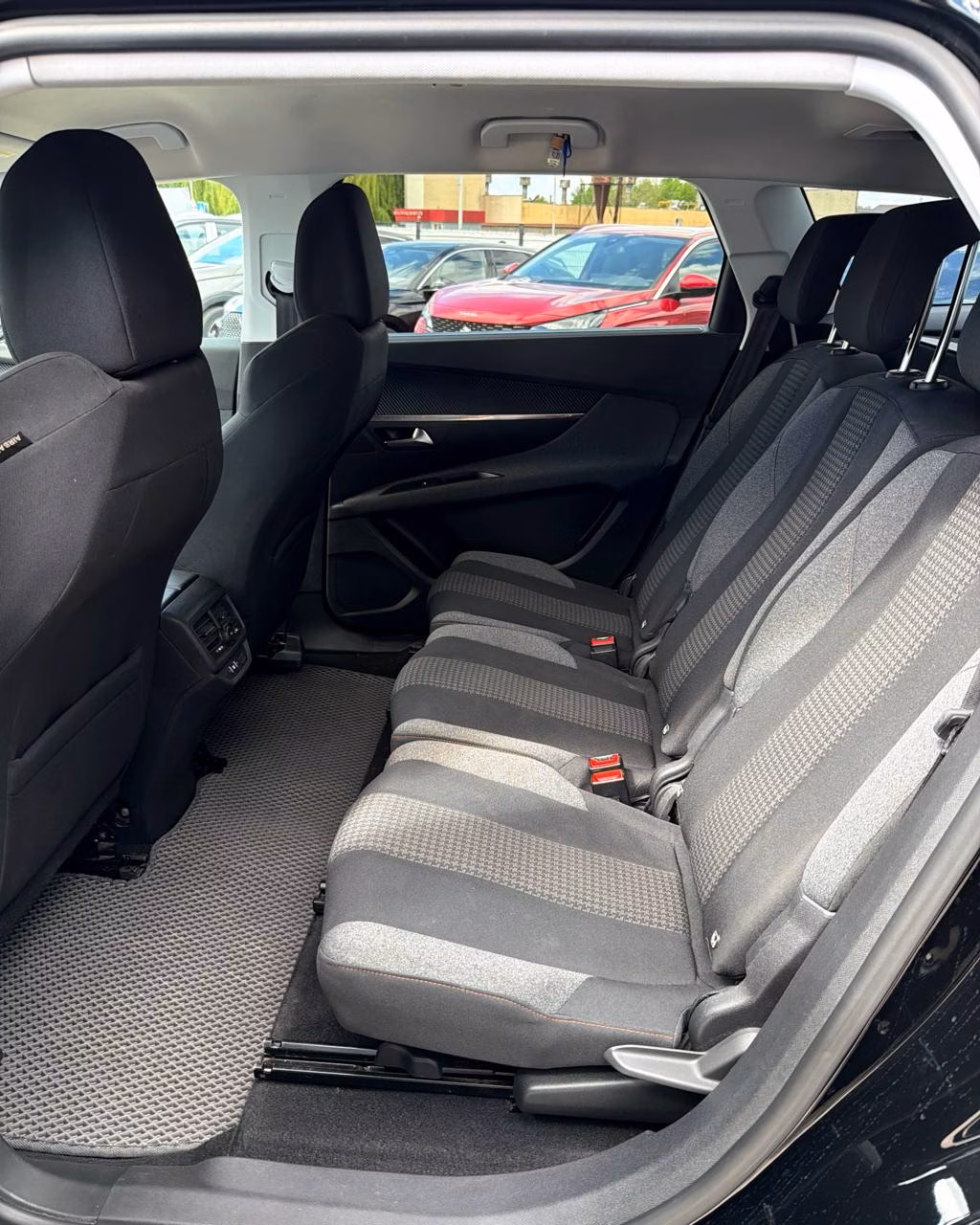 Peugeot 5008 фото 14