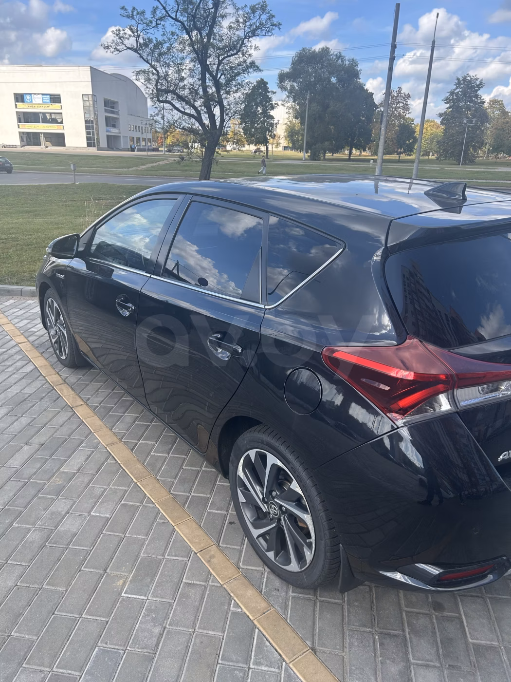 Toyota Auris фото 6