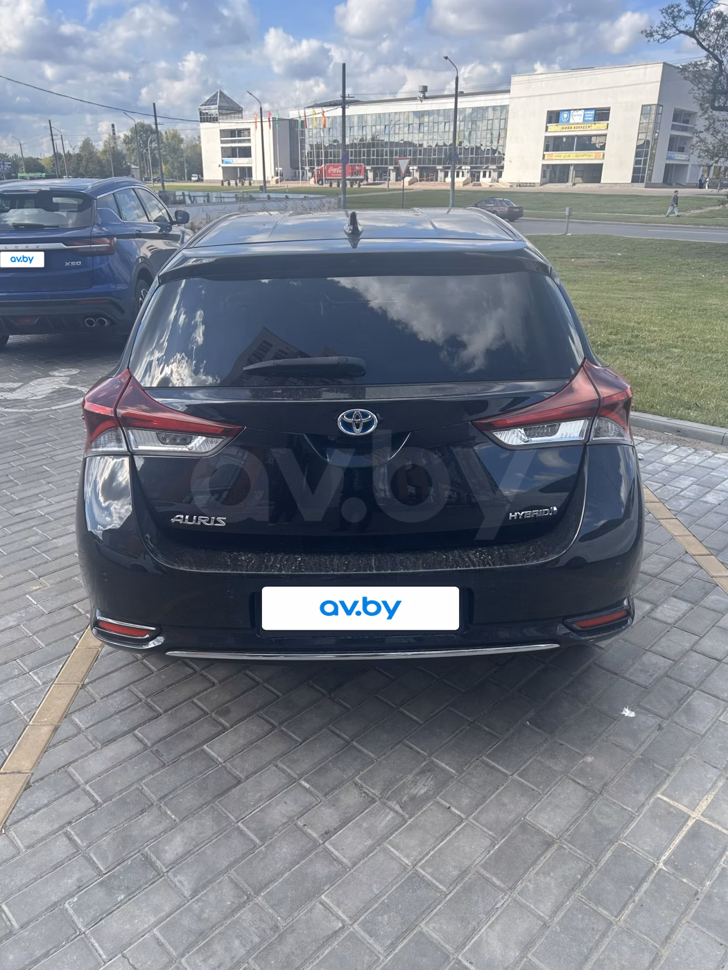 Toyota Auris фото 12